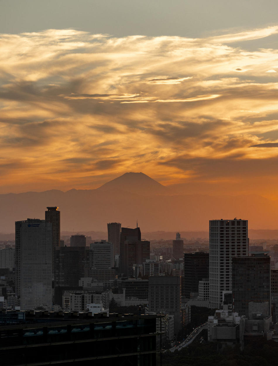 aman_tokyo_sunset.jpg